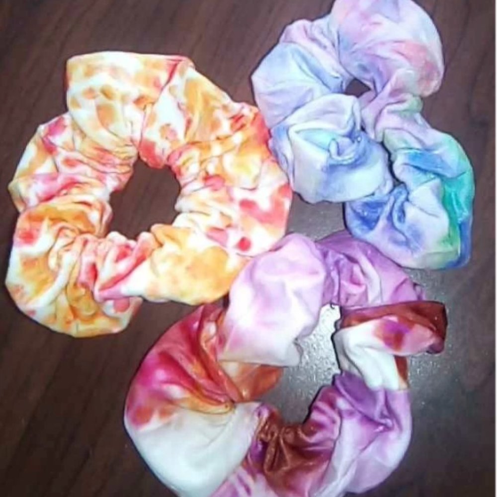 ✨HP✨NEW Tie Dye Scrunchies - Picture 4 of 4